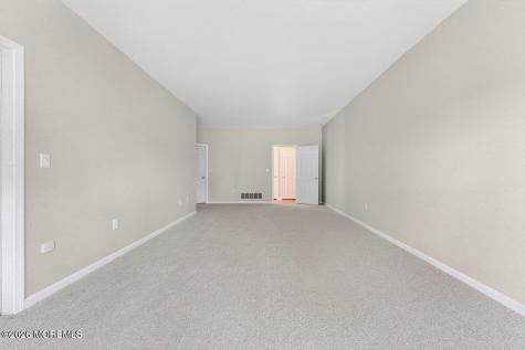 7 Allister Lane Columbus NJ 08022