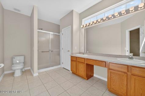 7 Allister Lane Columbus NJ 08022