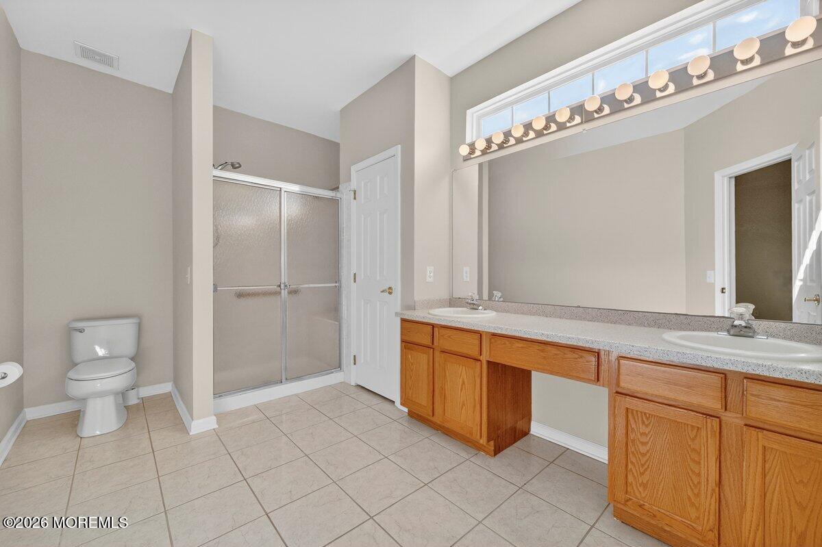 7 Allister Lane Columbus NJ 08022