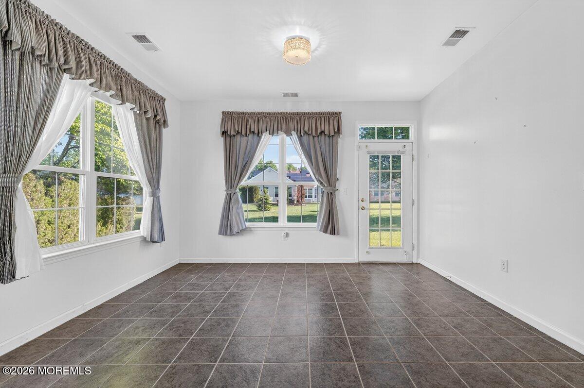 7 Allister Lane Columbus NJ 08022