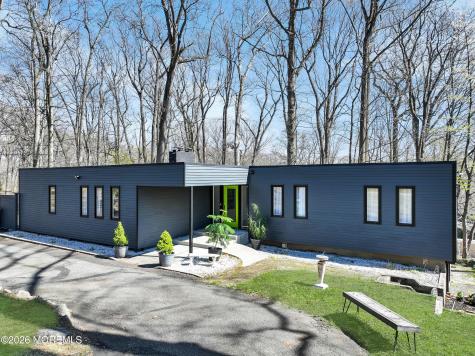 19 W Parkway Place Holmdel NJ 07733
