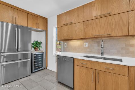 19 W Parkway Place Holmdel NJ 07733