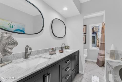 19 W Parkway Place Holmdel NJ 07733
