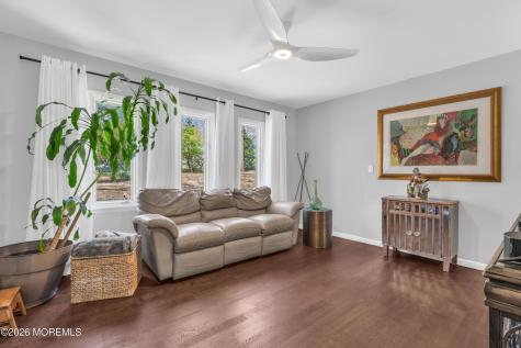 19 W Parkway Place Holmdel NJ 07733