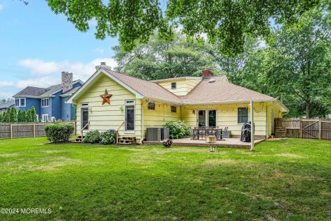 32 Manson Place Little Silver NJ 07739