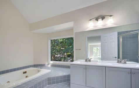 1220 Fox Hollow Drive Toms River NJ 08755