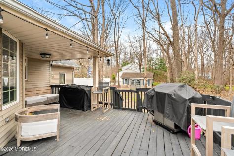 5 Pin Oak Drive New Egypt NJ 08533