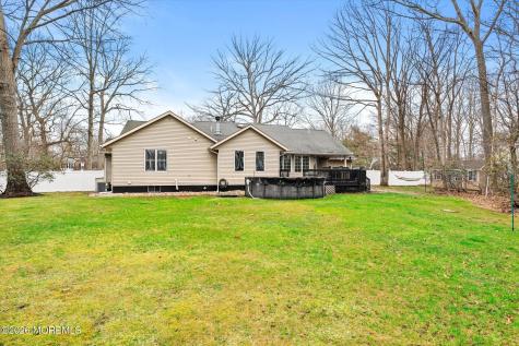 5 Pin Oak Drive New Egypt NJ 08533