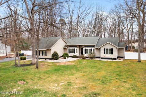 5 Pin Oak Drive New Egypt NJ 08533