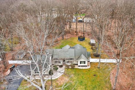 5 Pin Oak Drive New Egypt NJ 08533