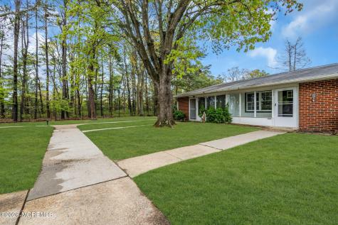 1021B Aberdeen Drive Lakewood NJ 08701
