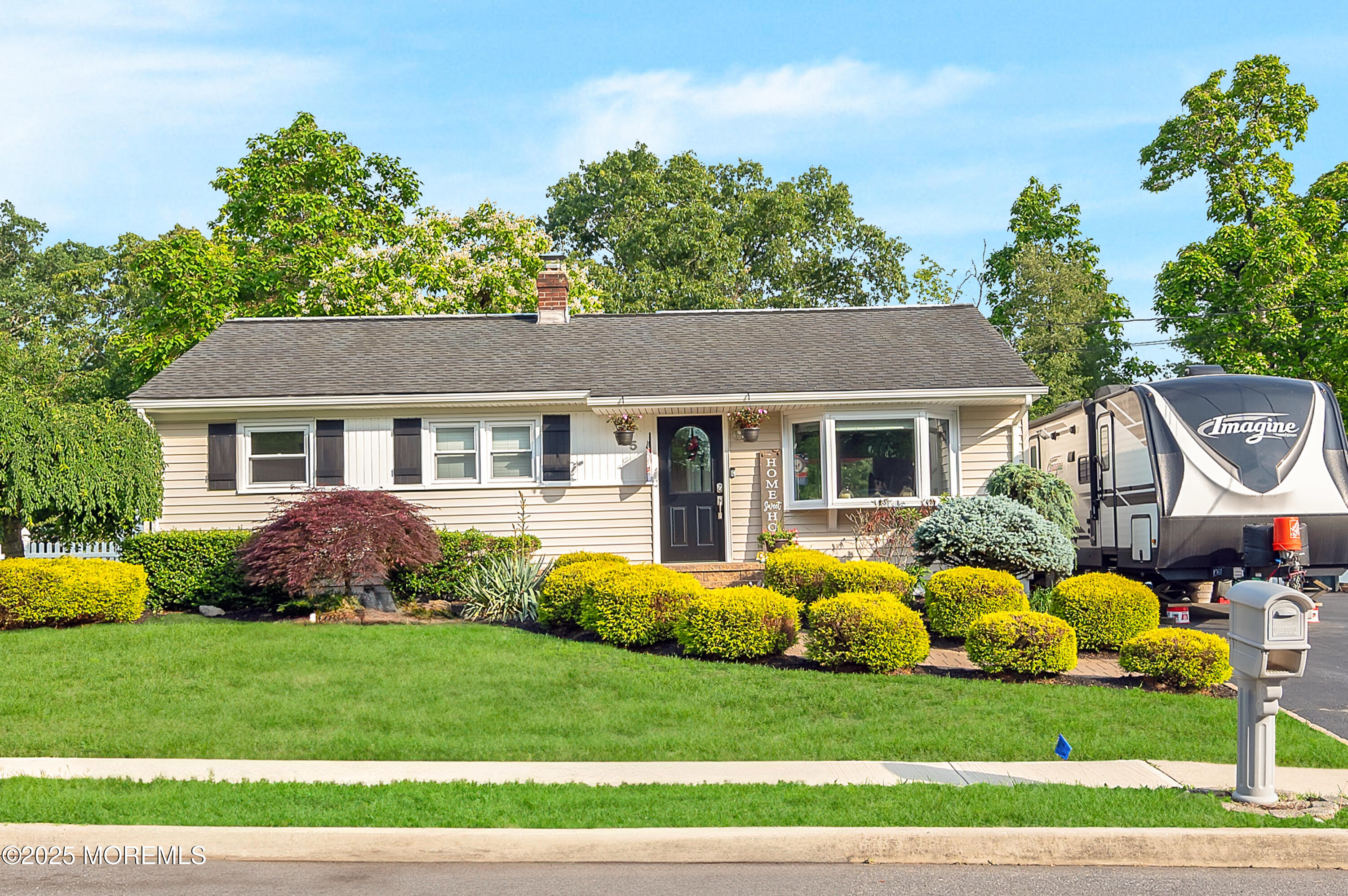 5 Robert Avenue Howell NJ 07731