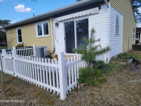 31 Chelsea Drive Whiting NJ 08759