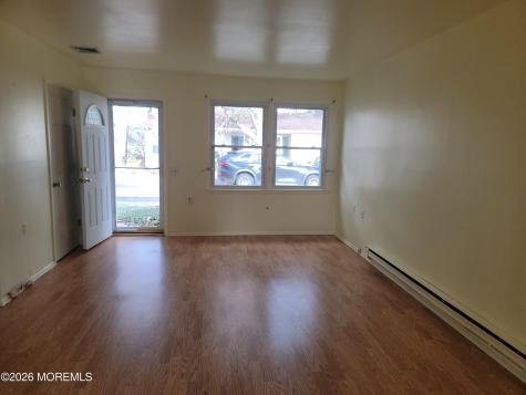 31 Chelsea Drive Whiting NJ 08759