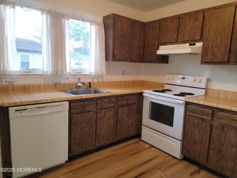 31 Chelsea Drive Whiting NJ 08759
