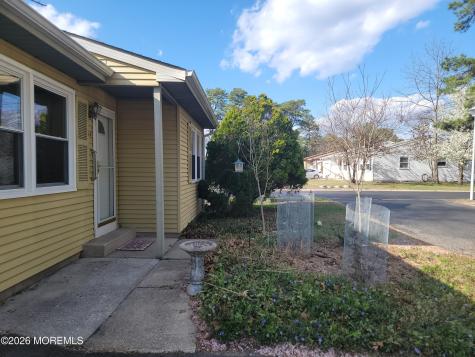 31 Chelsea Drive Whiting NJ 08759