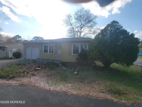 31 Chelsea Drive Whiting NJ 08759