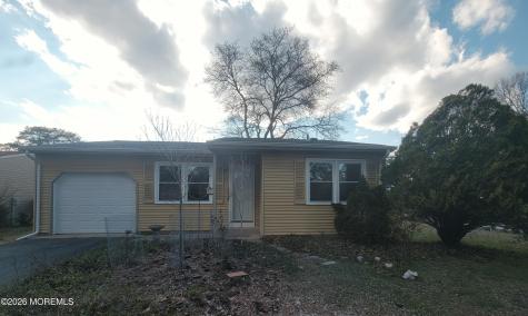 31 Chelsea Drive Whiting NJ 08759