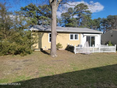31 Chelsea Drive Whiting NJ 08759