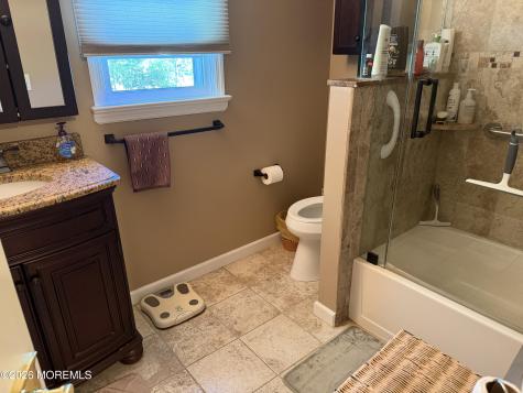 25 Holiday Road Manalapan NJ 07726