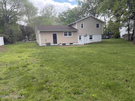 25 Holiday Road Manalapan NJ 07726