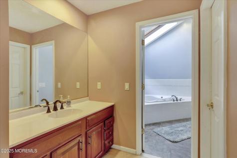 9 Rutherford Court Jackson NJ 08527
