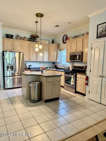 9 Summerfield Drive Lakewood NJ 08701