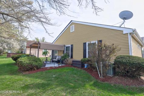 14 Harrow Place Manchester NJ 08759
