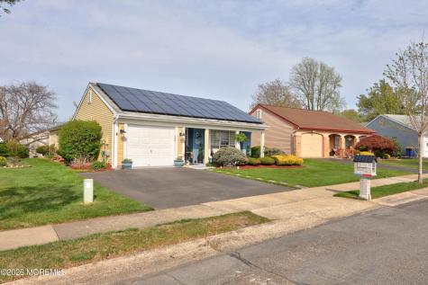14 Harrow Place Manchester NJ 08759