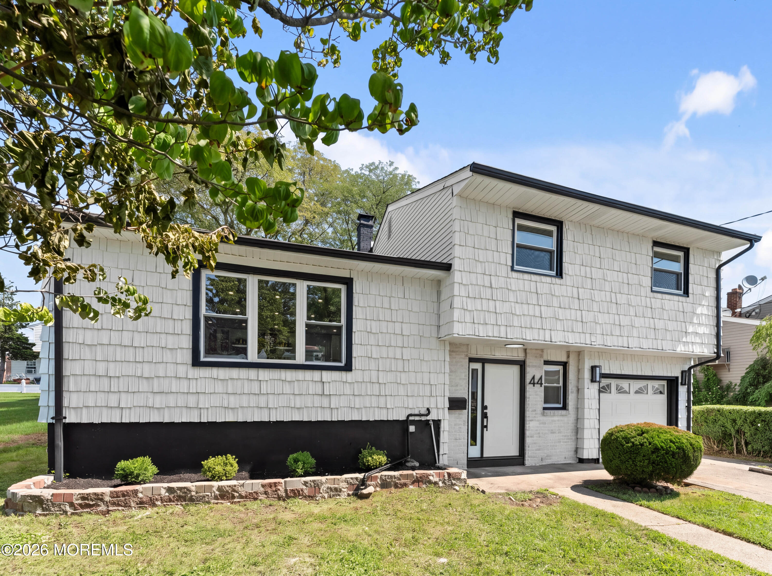 44 Charlotte Street Carteret NJ 07008