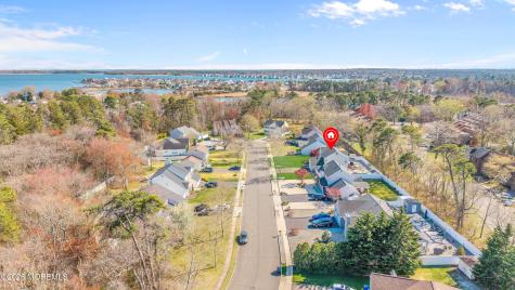 82 Moonlight Court Toms River NJ 08753