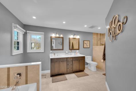 82 Moonlight Court Toms River NJ 08753