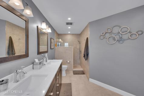 82 Moonlight Court Toms River NJ 08753