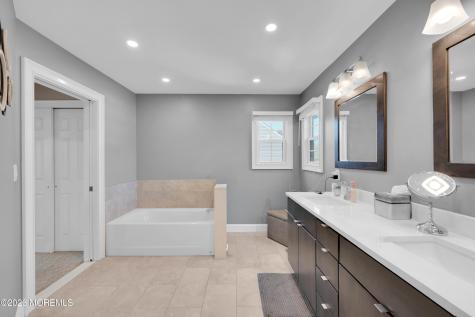 82 Moonlight Court Toms River NJ 08753