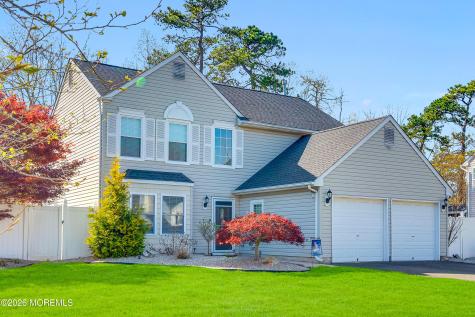 82 Moonlight Court Toms River NJ 08753