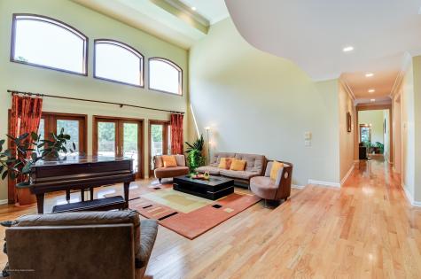7 Mccampbell Road Holmdel NJ 07733
