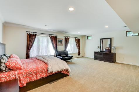 7 Mccampbell Road Holmdel NJ 07733
