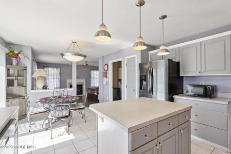 187 Compass Road Manahawkin NJ 08050