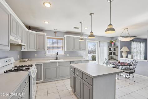 187 Compass Road Manahawkin NJ 08050