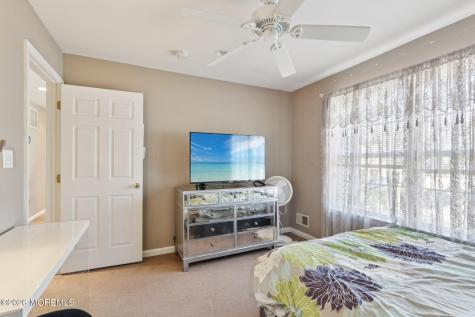 187 Compass Road Manahawkin NJ 08050