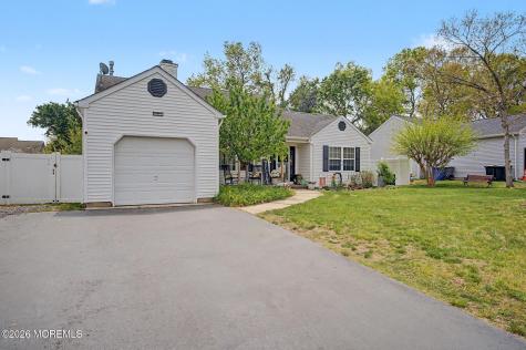 125 Gangway Lane Manahawkin NJ 08050