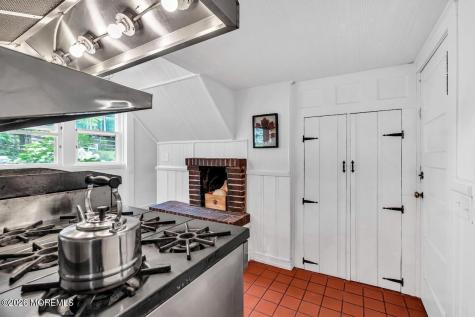 2041 Raritan Road Scotch Plains NJ 07076