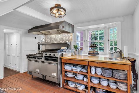 2041 Raritan Road Scotch Plains NJ 07076