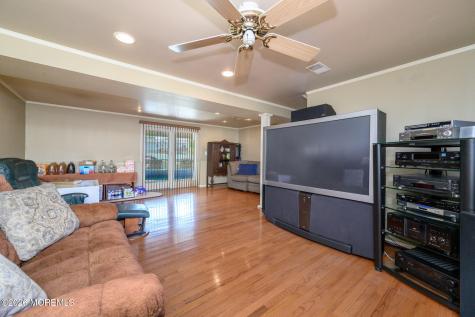 387 Suburban Drive Toms River NJ 08753