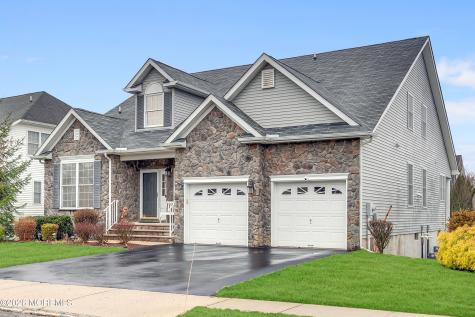 329 Van Dusen Drive Marlboro NJ 07746