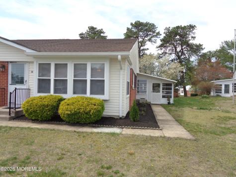 5 B Mohawk Court Whiting NJ 08759