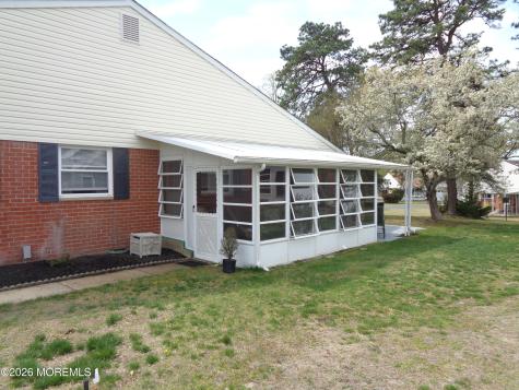5 B Mohawk Court Whiting NJ 08759
