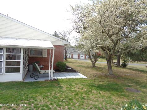 5 B Mohawk Court Whiting NJ 08759
