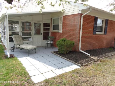 5 B Mohawk Court Whiting NJ 08759