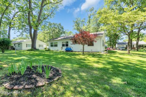 1 N Dakota Avenue Whiting NJ 08759